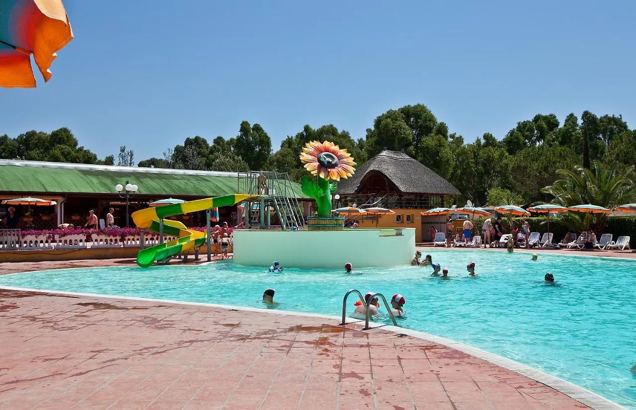 Happy Camp Mobile Homes In Camping Village Free Time Marina Di Bibbona Campsite